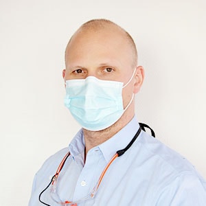Zahnarzt Portrait mit Maske